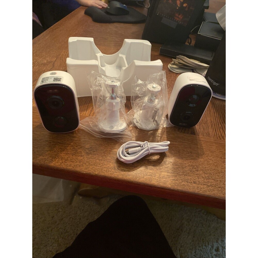 Smart Battery Camera CG6F 2 pack with mount & charging cable Open but never used